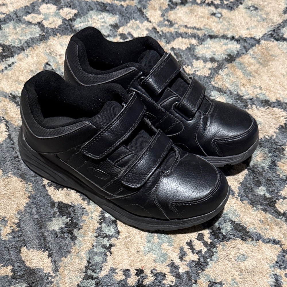 Cross Trekkers Size 9.5 Shoes